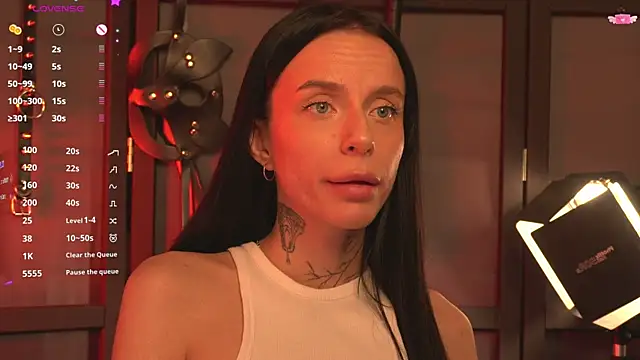 livia starwars online show from 10.15.25