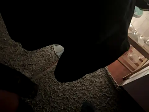 Snapshot of valedrams chatting on 10.21.25 valedrams online show from 10.21.25