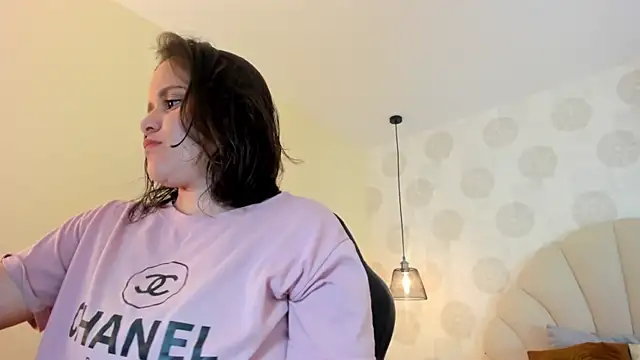 Snapshot of GIANAMILLER6 chatting on 09.23.25 GIANAMILLER6 online show from 09.23.25