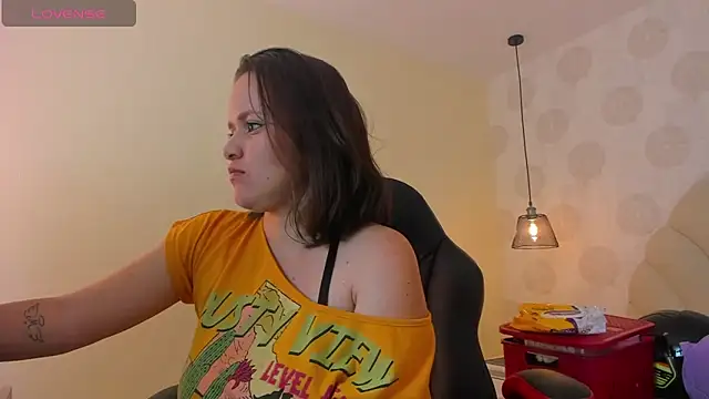 Snapshot of GIANAMILLER6 chatting on 10.10.25 GIANAMILLER6 online show from 10.10.25