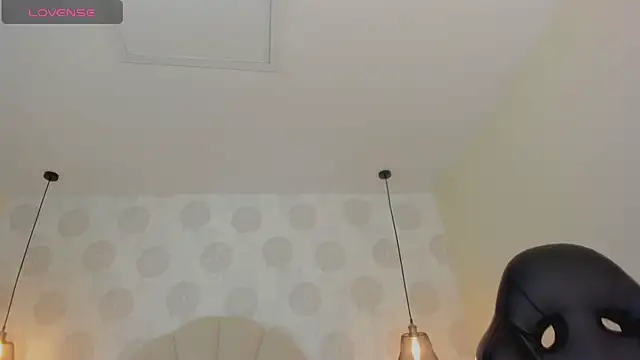 GIANAMILLER6 online show from 12.17.25