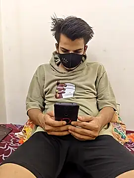 Snapshot of KaranSingh0m chatting on 06.10.26 KaranSingh0m online show from 06.10.26
