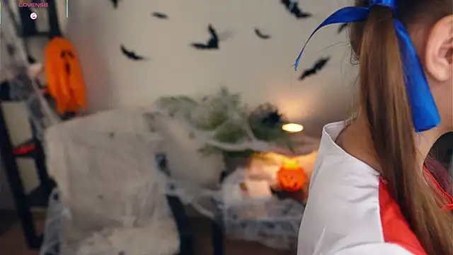 OdellaGillingham online show from 10.29.25