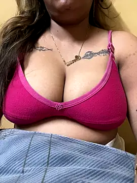 Shiny HOT01 online show from 10.31.25