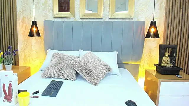 Snapshot of Tifany_boobsgb chatting on 09.15.25 Tifany boobsgb online show from 09.15.25