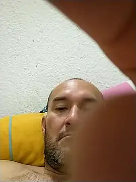 Snapshot of Josephfas chatting on 10.10.25 Josephfas online show from 10.10.25