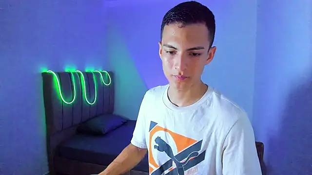 Snapshot of Matiius18 chatting on 06.13.26 Matiius18 online show from 06.13.26