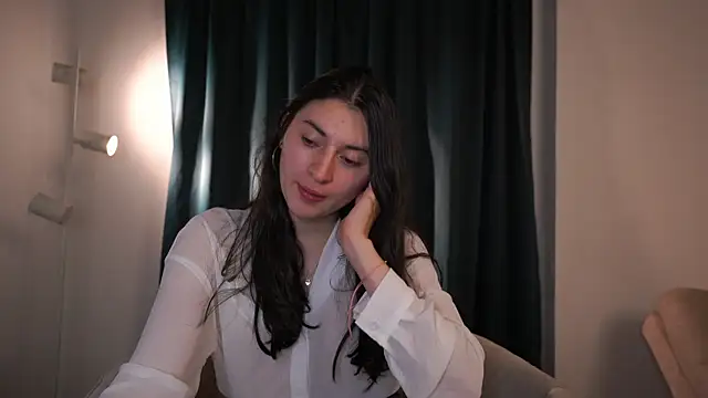 Auralea online show from 05.12.26