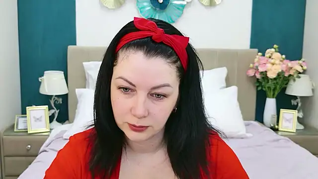 Nina Stane online show from 12.15.25