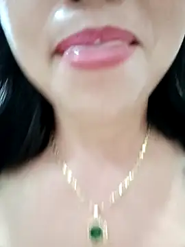 Snapshot of Kim-Anhh chatting on 10.02.25 Kim-Anhh online show from 10.02.25