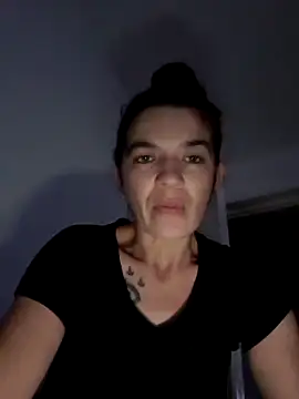 Snapshot of alinaalinutzq chatting on 11.02.25 alinaalinutzq online show from 11.02.25