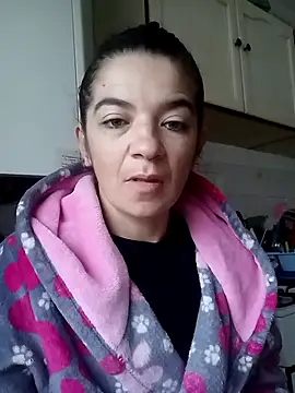 Snapshot of alinaalinutzq chatting on 11.23.25 alinaalinutzq online show from 11.23.25