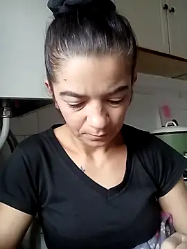 Snapshot of alinaalinutzq chatting on 11.25.25 alinaalinutzq online show from 11.25.25