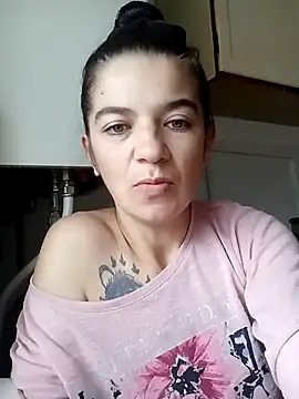 Snapshot of alinaalinutzq chatting on 12.01.25 alinaalinutzq online show from 12.01.25