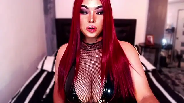 xTrixieMae online show from 10.06.25