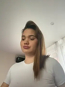 Snapshot of KittyMarry chatting on 03.19.26 KittyMarry online show from 03.19.26