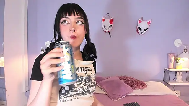 Zoe Lynch  online show from 09.12.25