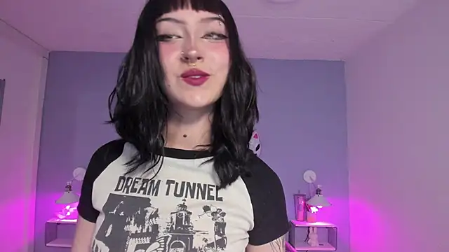 Zoe Lynch  online show from 09.28.25