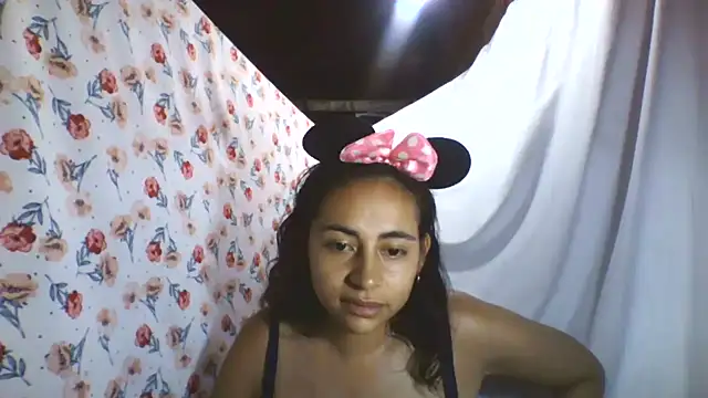 Anabelhotxx16 online show from 10.22.25