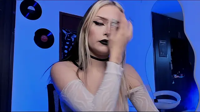 Snapshot of missluna27 chatting on 10.02.25 missluna27 online show from 10.02.25