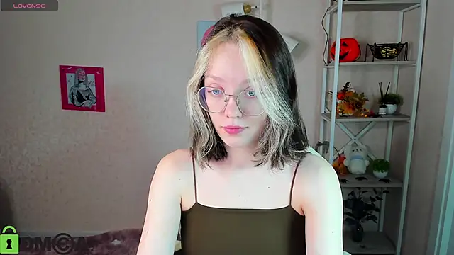 R0cket bunny online show from 11.13.25