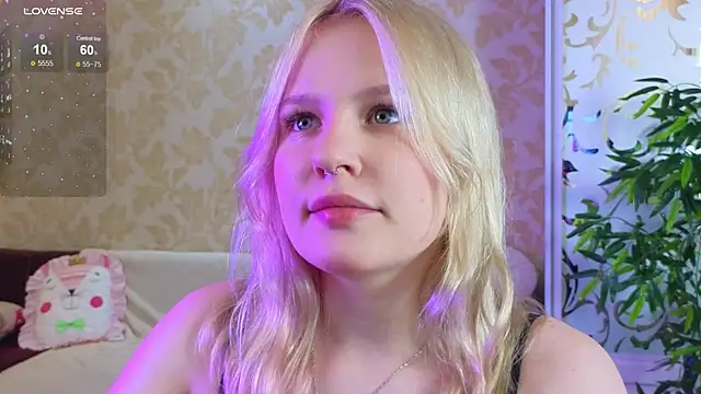 Mila Lioness online show from 09.15.25