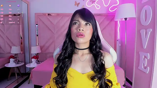 anyjones  online show from 10.04.25