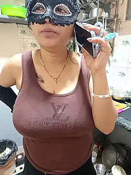 Queen Nightt online show from 01.18.26