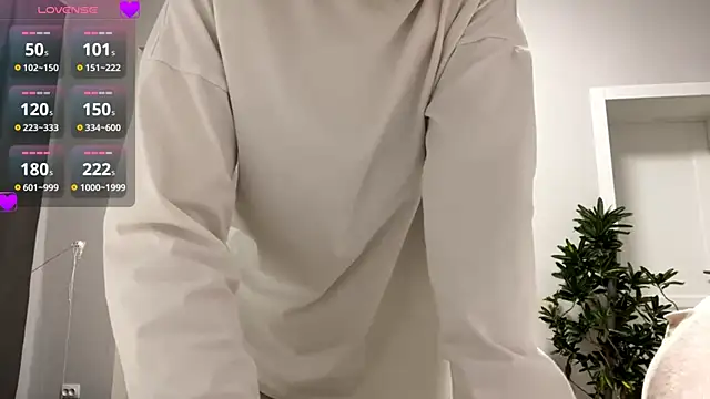 Snapshot of AudreyHammond chatting on 10.22.25 AudreyHammond online show from 10.22.25