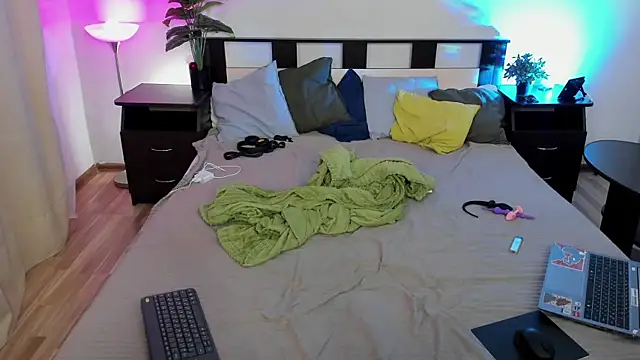 kitsuhii online show from 10.26.25