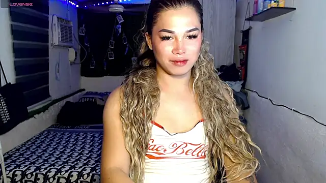 Snapshot of Miss_Chloe69 chatting on 10.31.25 Miss Chloe69 online show from 10.31.25