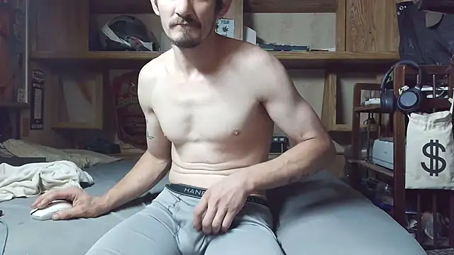 mike42088 online show from 04.13.26