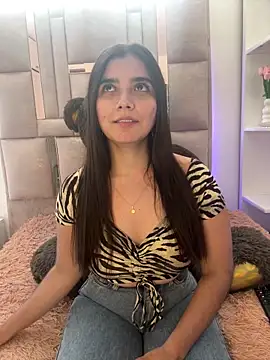 Snapshot of salomecute21 chatting on 09.24.25 salomecute21 online show from 09.24.25