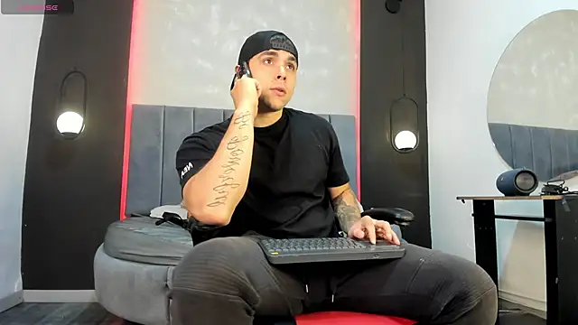 Liam walk  online show from 09.19.25