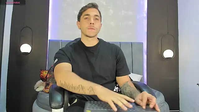 Liam walk  online show from 10.20.25