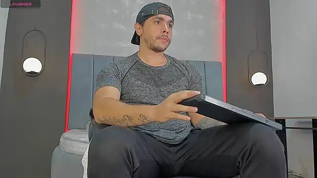 Liam walk  online show from 03.11.26