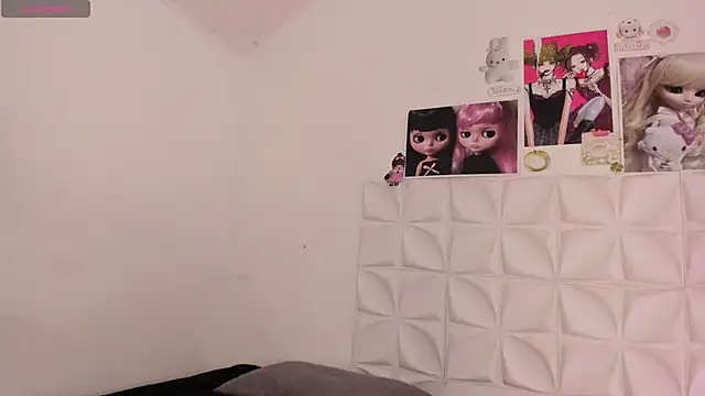 Snapshot of JuliethMoss chatting on 10.05.25 JuliethMoss online show from 10.05.25