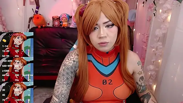 Snapshot of jadedelux_ chatting on 10.05.25 jadedelux online show from 10.05.25