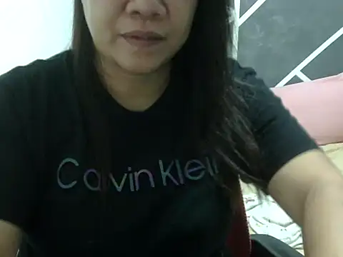 Snapshot of AsianbouncieGIRL chatting on 09.30.25 AsianbouncieGIRL online show from 09.30.25