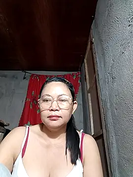 Everleigh mom online show from 10.28.25