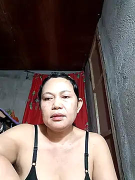 Everleigh mom online show from 10.31.25