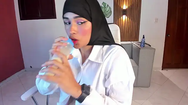 Snapshot of kayla_hasab chatting on 09.14.25 kayla hasab online show from 09.14.25