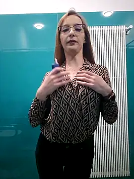 MoonedByEva online show from 10.20.25