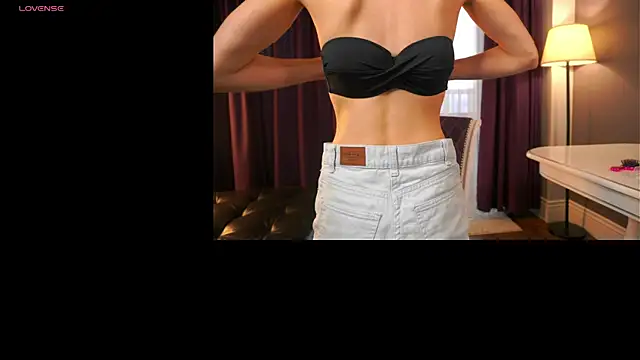 ElwynaBrickell online show from 10.15.25