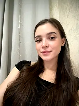 Snapshot of NoraGartner chatting on 09.11.25 NoraGartner online show from 09.11.25