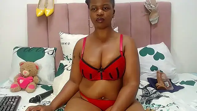 Snapshot of RoundaAssx22 chatting on 09.29.25 RoundaAssx22 online show from 09.29.25