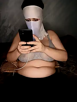 Lamia Queen  online show from 10.08.25