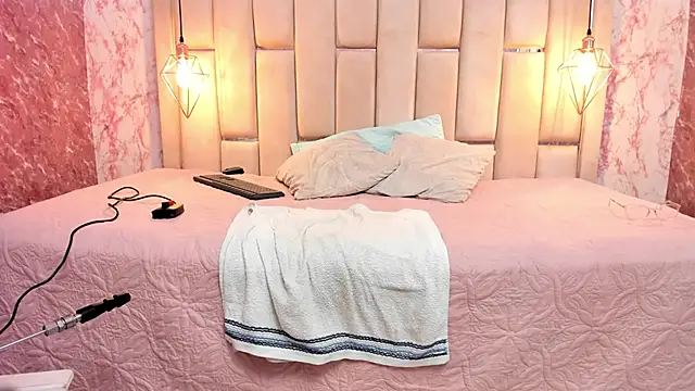 ALYANNA HOT  online show from 09.23.25