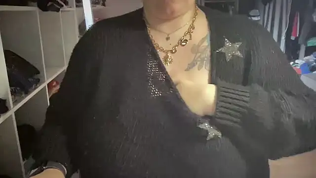 Bella x69 online show from 10.28.25