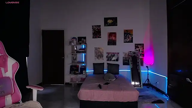 hazyjane  online show from 09.18.25